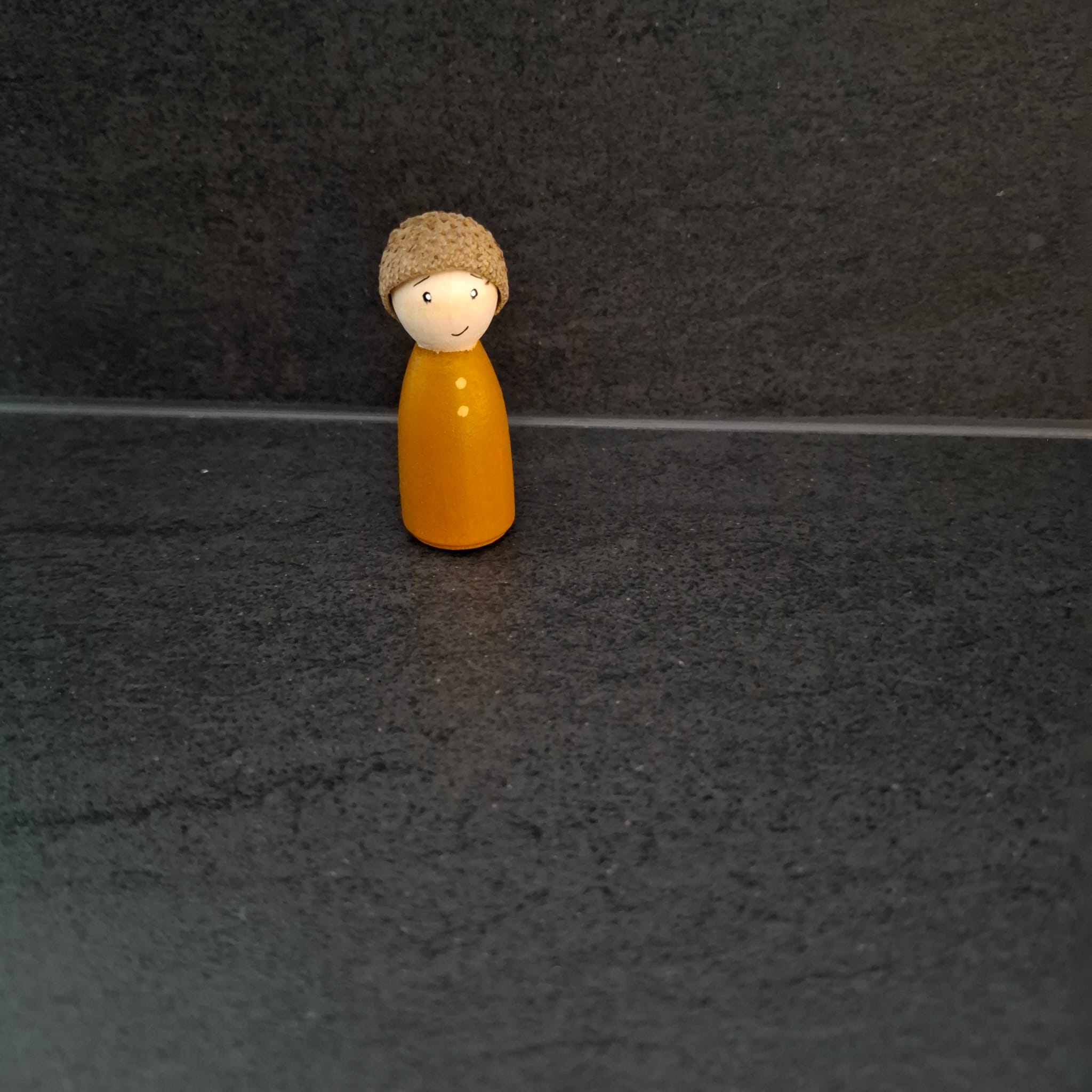 Herfst - eikelpoppetje donker geel